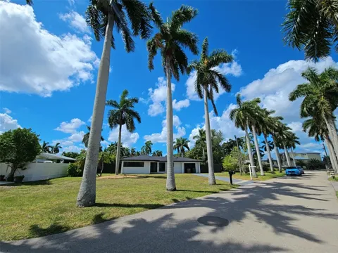 112 BAYSHORE DRIVE