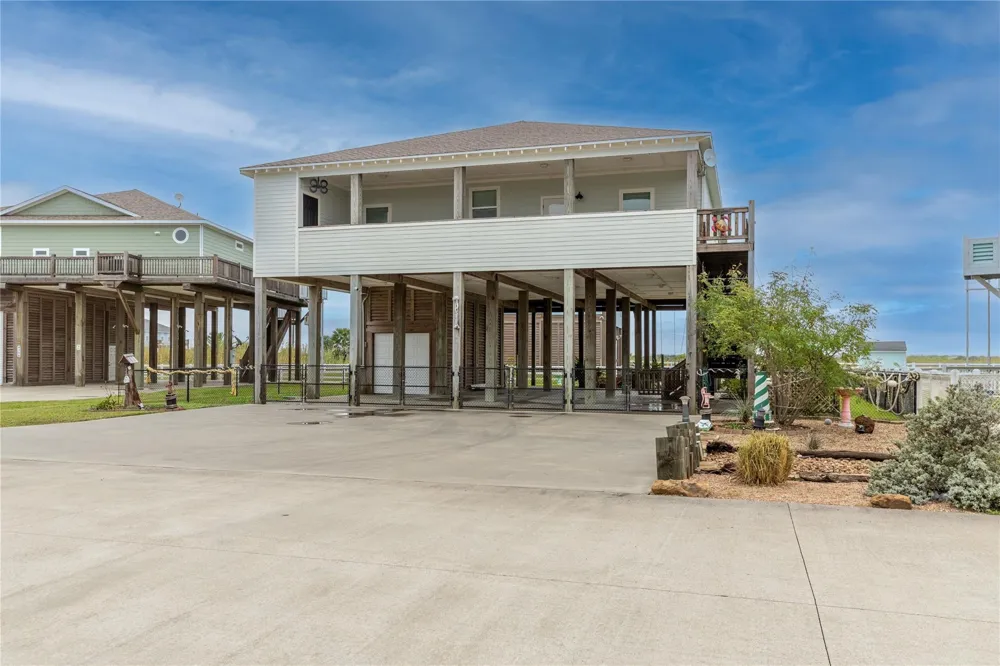 4304 Bolivar Circle Port Bolivar, TX 77650