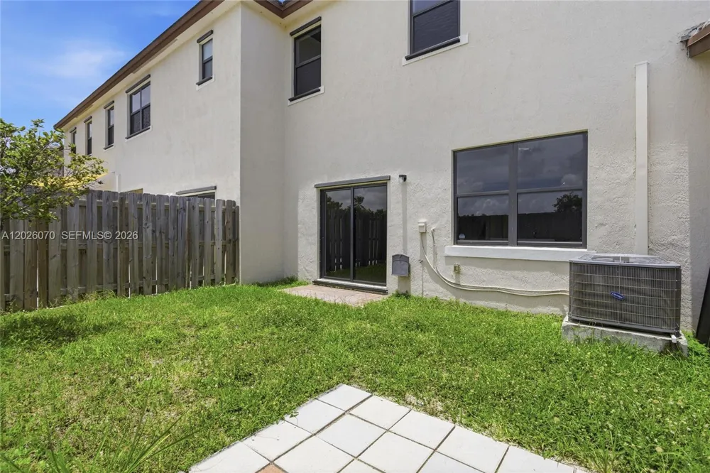 10218 SW 231st Ln Cutler Bay, FL 33190