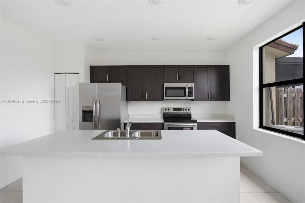 10218 SW 231st Ln Cutler Bay, FL 33190