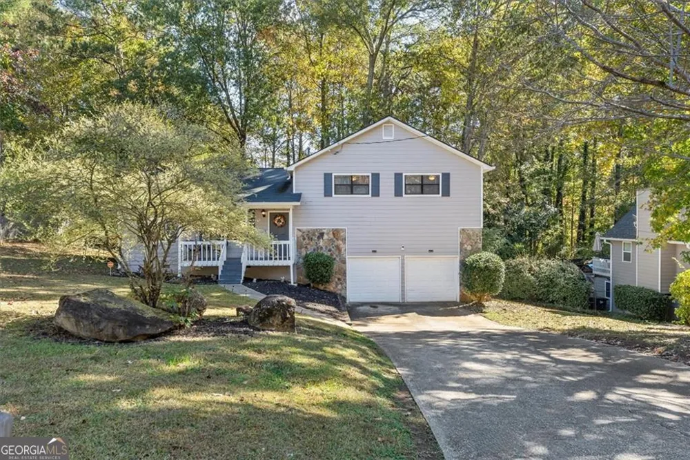 4041 Woodbridge CT Powder Springs, GA 30127