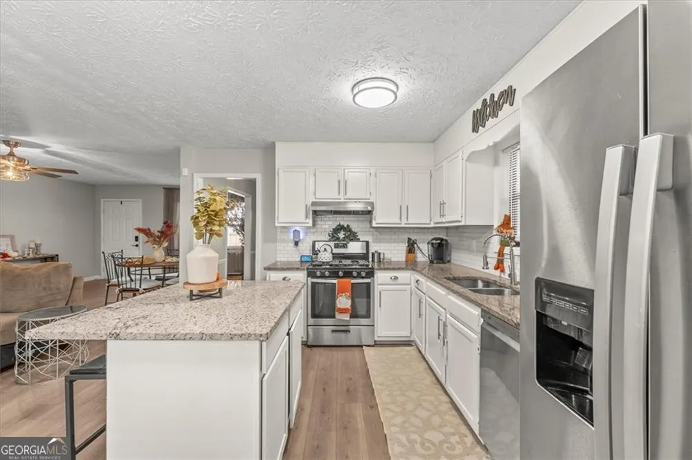 4041 Woodbridge CT Powder Springs, GA 30127