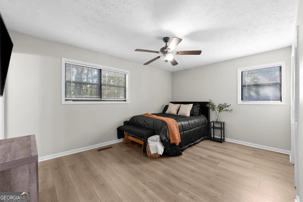 4041 Woodbridge CT Powder Springs, GA 30127