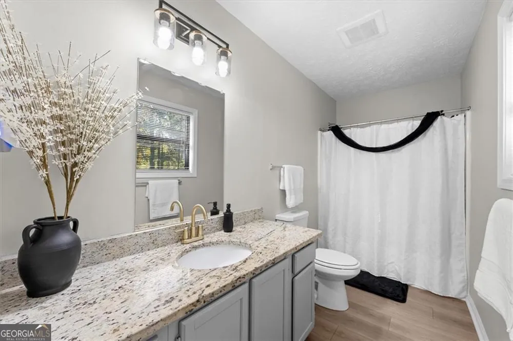 4041 Woodbridge CT Powder Springs, GA 30127