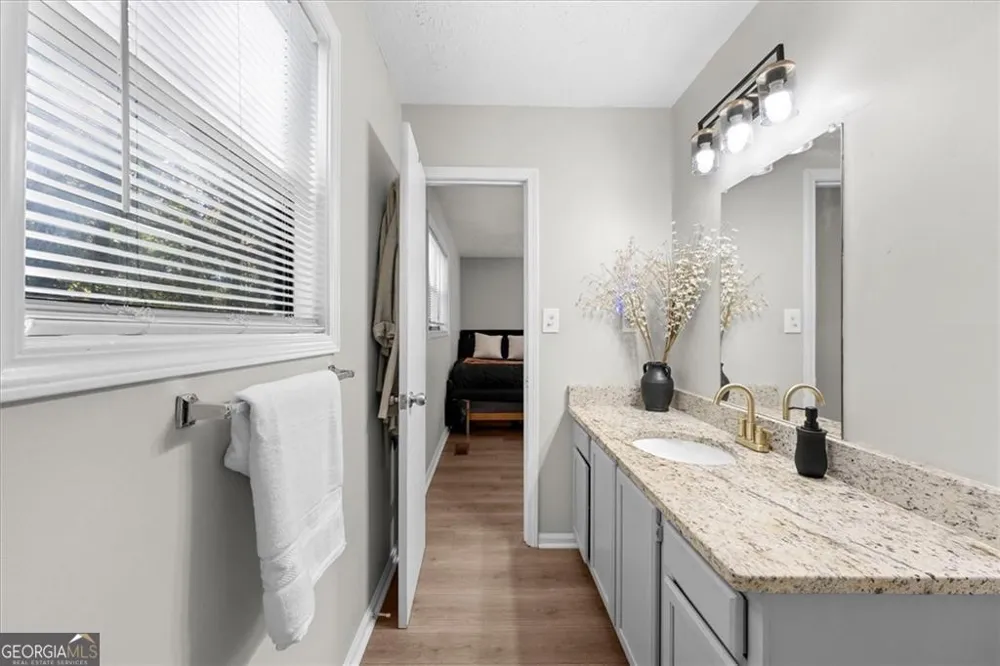4041 Woodbridge CT Powder Springs, GA 30127