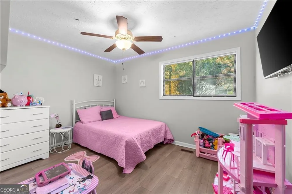 4041 Woodbridge CT Powder Springs, GA 30127