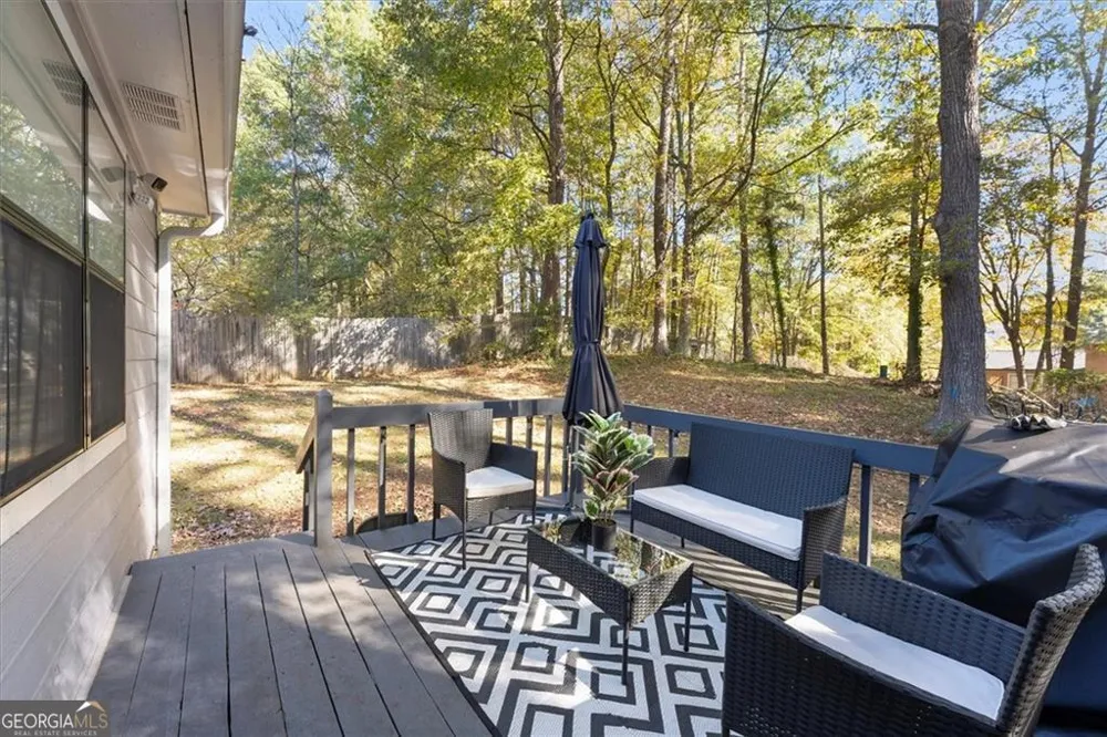 4041 Woodbridge CT Powder Springs, GA 30127
