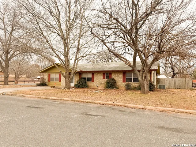 607 Bowie Fredericksburg, TX 78624