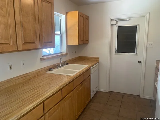 5406 Sir Robert Kirby, TX 78219