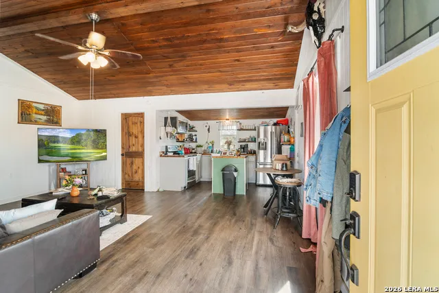 179 Pvt Rd 3830 Utopia, TX 78884