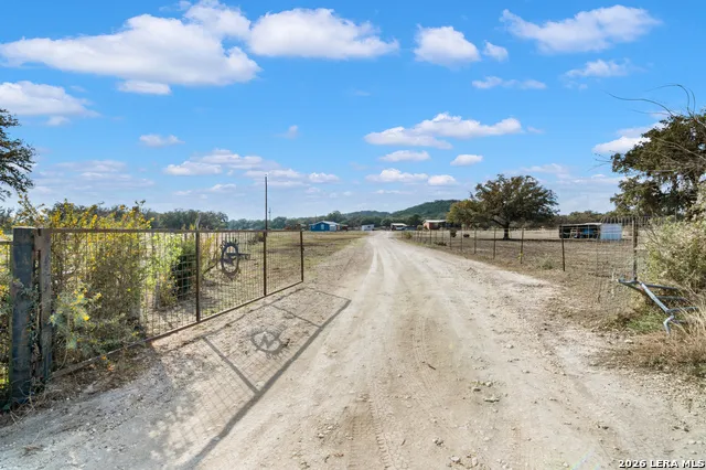 179 Pvt Rd 3830 Utopia, TX 78884