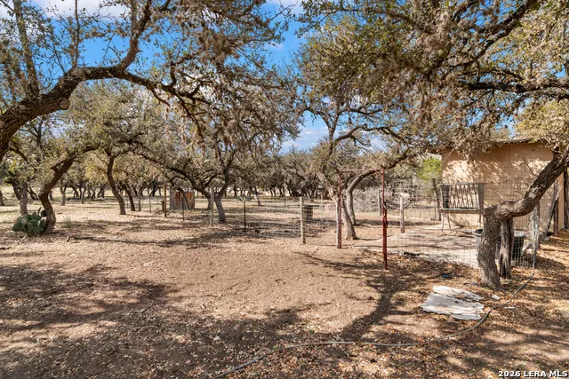 179 Pvt Rd 3830 Utopia, TX 78884