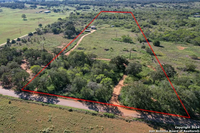 1366 County Road 467 Stockdale, TX 78160