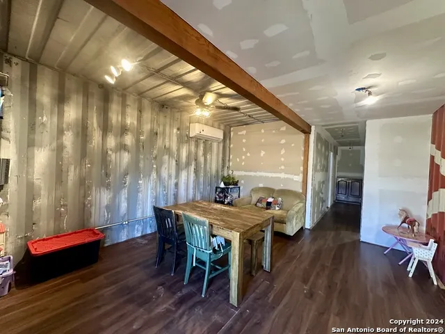 1366 County Road 467 Stockdale, TX 78160