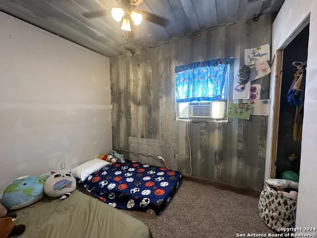 1366 County Road 467 Stockdale, TX 78160