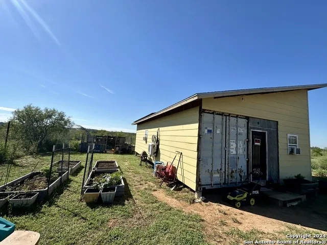 1366 County Road 467 Stockdale, TX 78160
