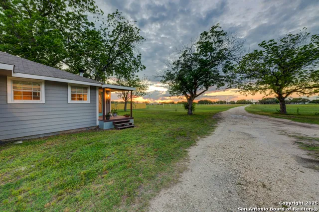 15592 Miller St Hedwig, TX 78152