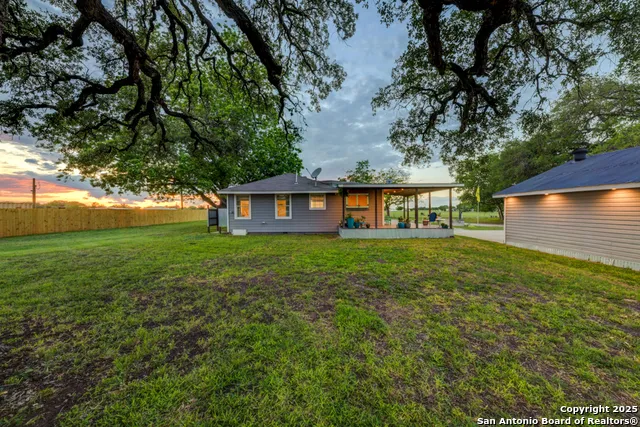 15592 Miller St Hedwig, TX 78152