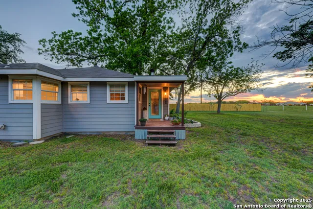 15592 Miller St Hedwig, TX 78152