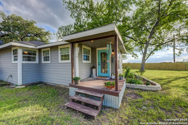 15592 Miller St Hedwig, TX 78152