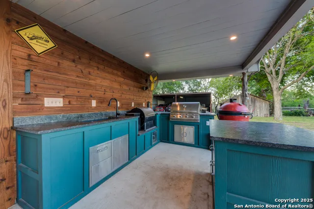 15592 Miller St Hedwig, TX 78152