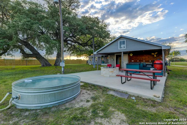 15592 Miller St Hedwig, TX 78152