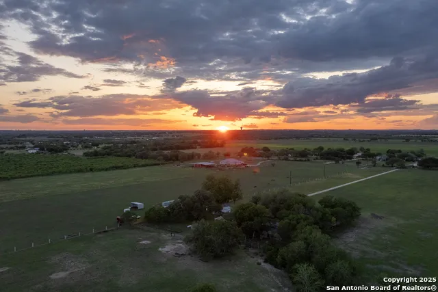 15592 Miller St Hedwig, TX 78152