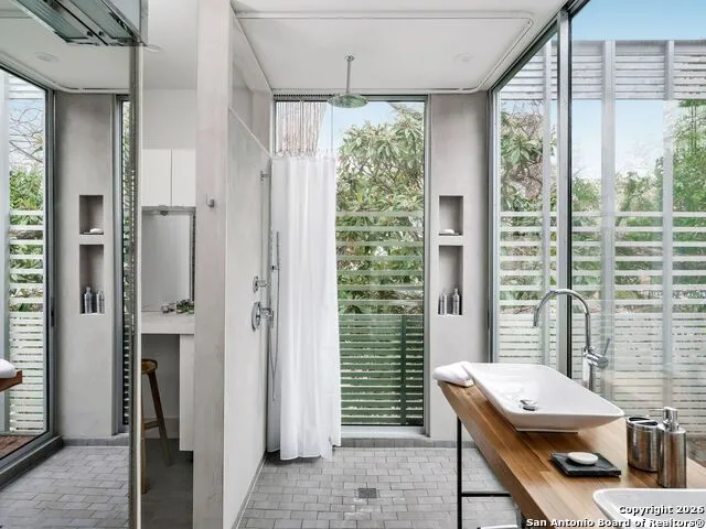 215 Beauregard San Antonio, TX 78204