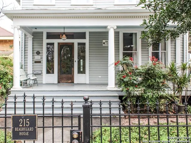 215 Beauregard San Antonio, TX 78204