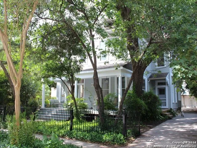 215 Beauregard San Antonio, TX 78204
