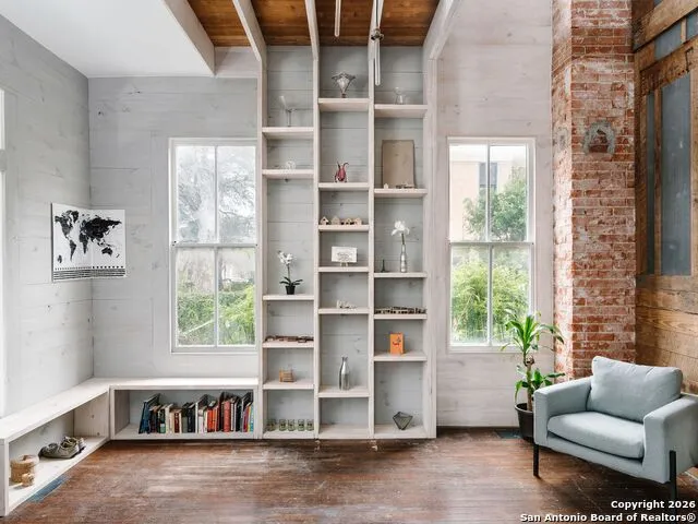 215 Beauregard San Antonio, TX 78204