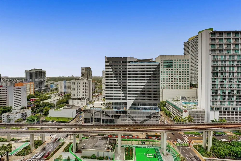 88 SW 7th St #1408 Miami, FL 33130