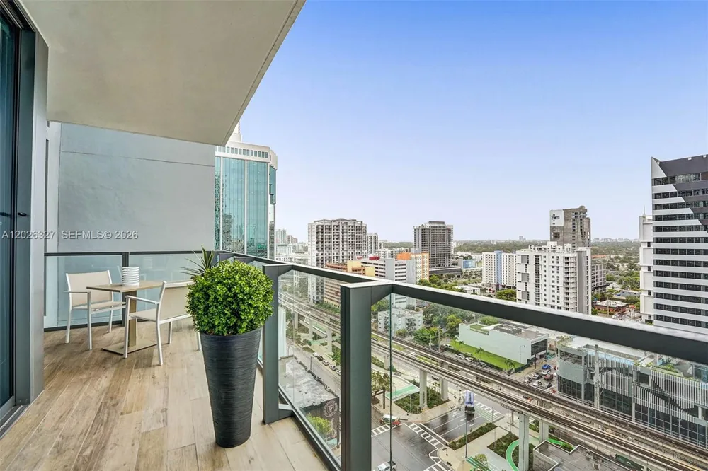 88 SW 7th St #1408 Miami, FL 33130