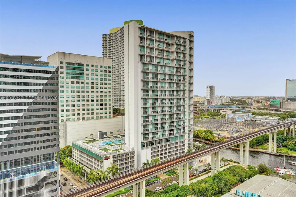 88 SW 7th St #1408 Miami, FL 33130