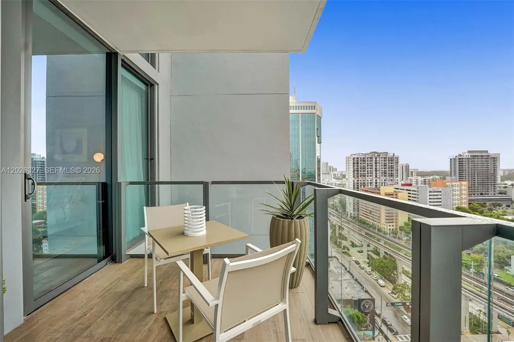 88 SW 7th St #1408 Miami, FL 33130