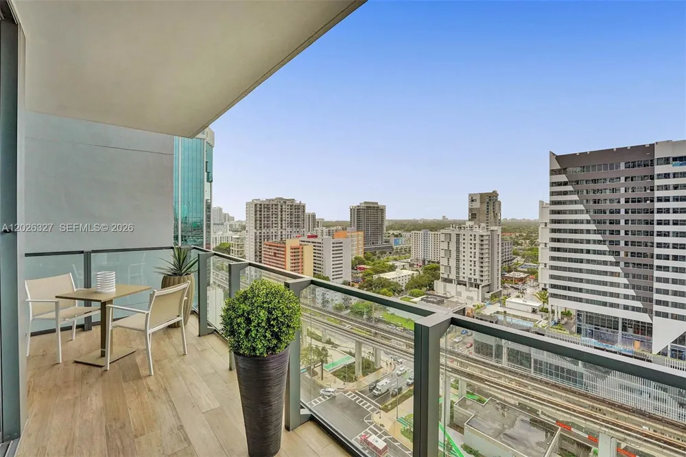 88 SW 7th St #1408 Miami, FL 33130