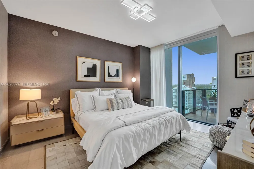 88 SW 7th St #1408 Miami, FL 33130