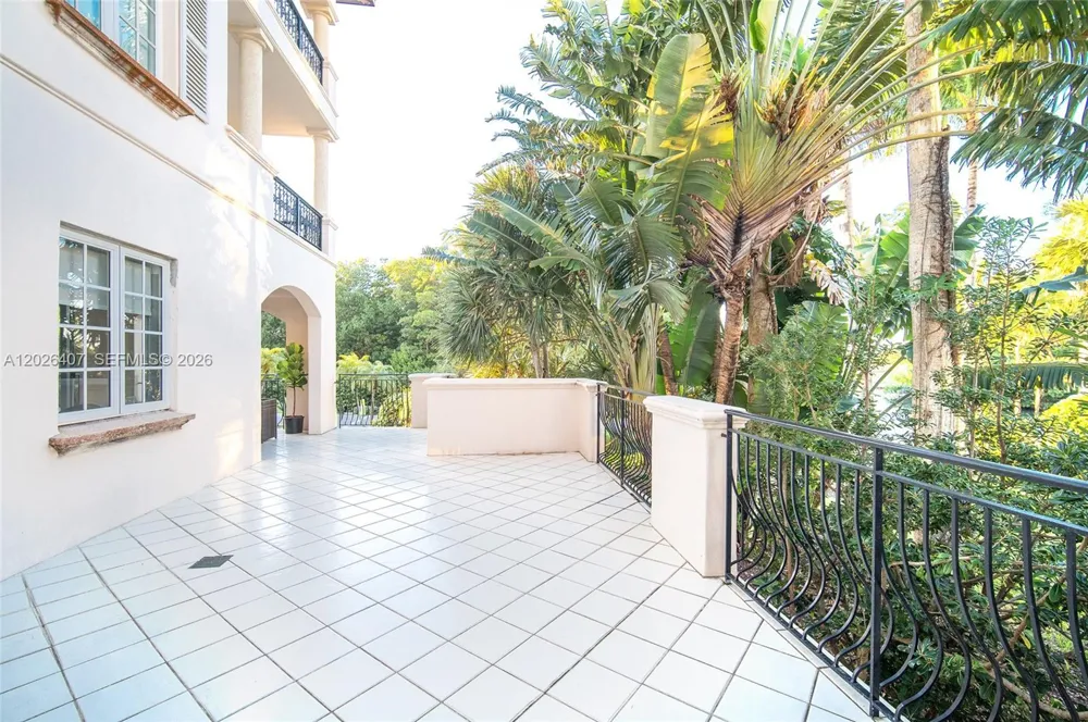 19211 Fisher Island Dr #19211 Miami Beach, FL 33109