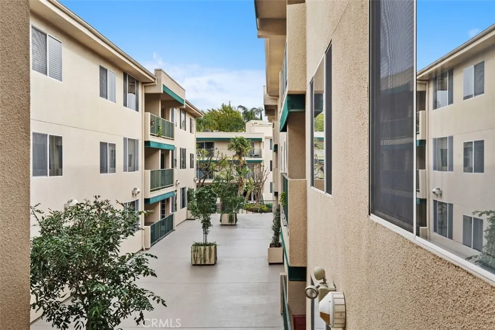 4501 Cedros Avenue #239 Sherman Oaks, CA 91403