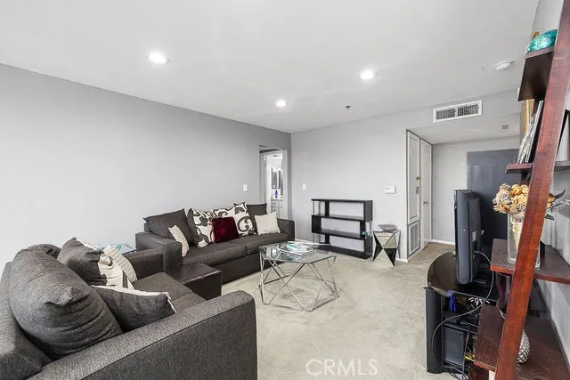 4501 Cedros Avenue #239 Sherman Oaks, CA 91403