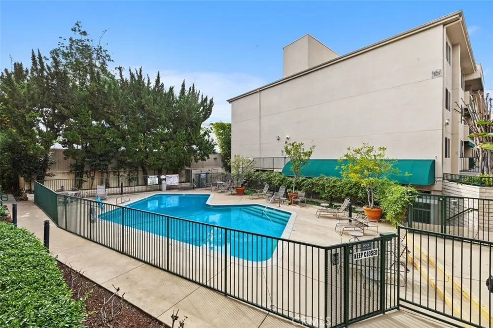 4501 Cedros Avenue #239 Sherman Oaks, CA 91403