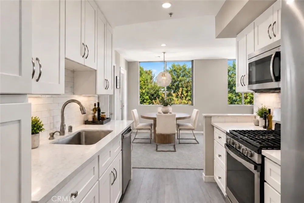 4501 Cedros Avenue #239 Sherman Oaks, CA 91403