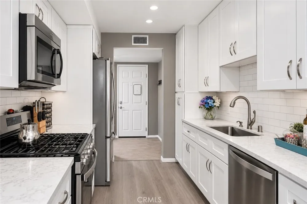 4501 Cedros Avenue #239 Sherman Oaks, CA 91403