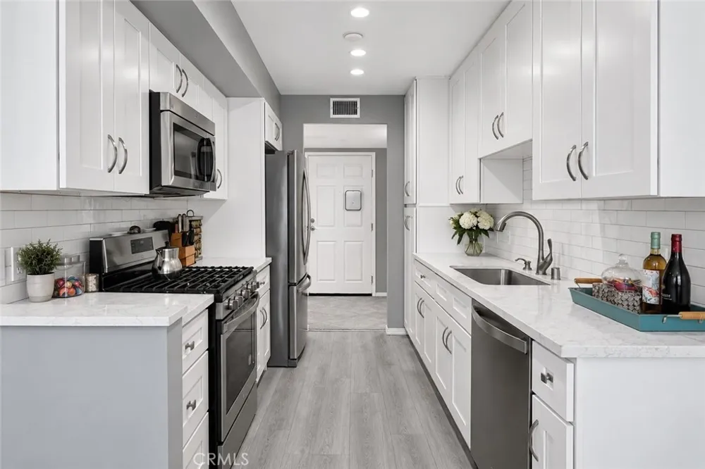 4501 Cedros Avenue #239 Sherman Oaks, CA 91403