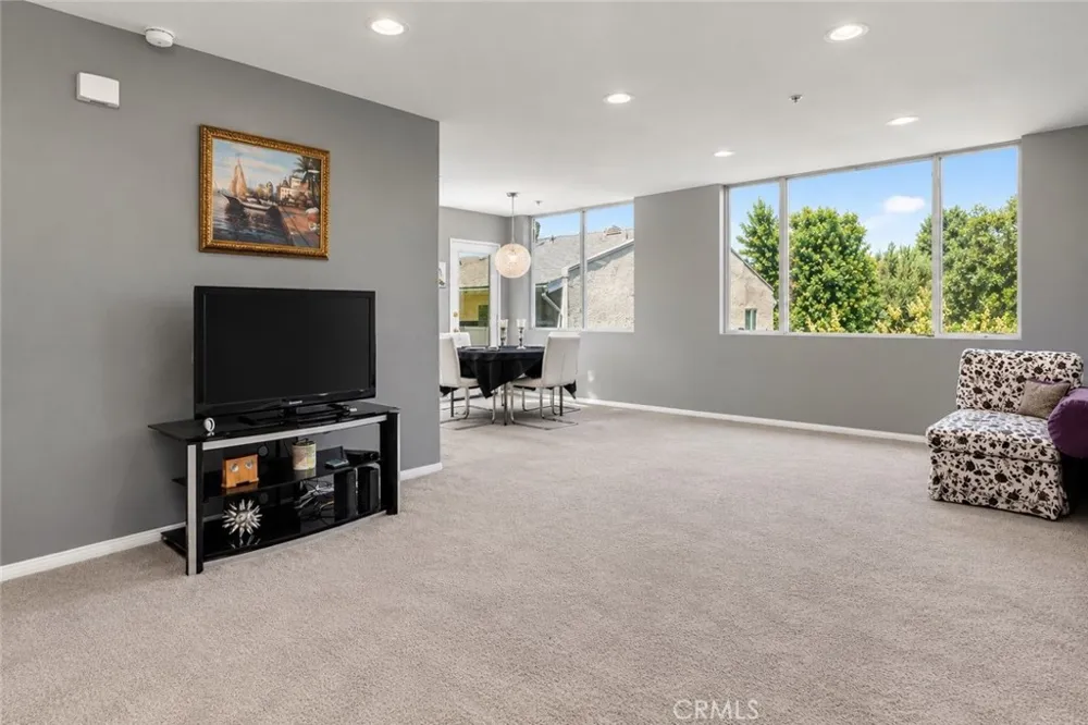 4501 Cedros Avenue #239 Sherman Oaks, CA 91403