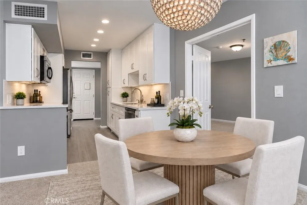 4501 Cedros Avenue #239 Sherman Oaks, CA 91403