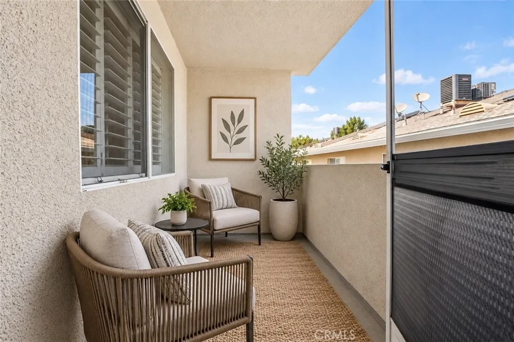 4501 Cedros Avenue #239 Sherman Oaks, CA 91403