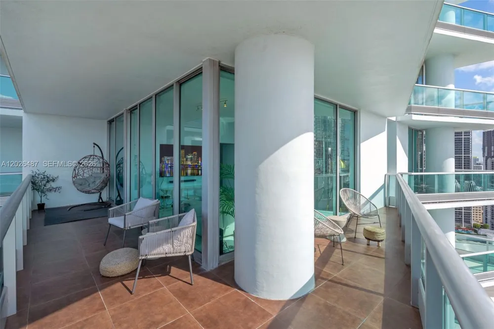 900 Biscayne Blvd #4412 Miami, FL 33132