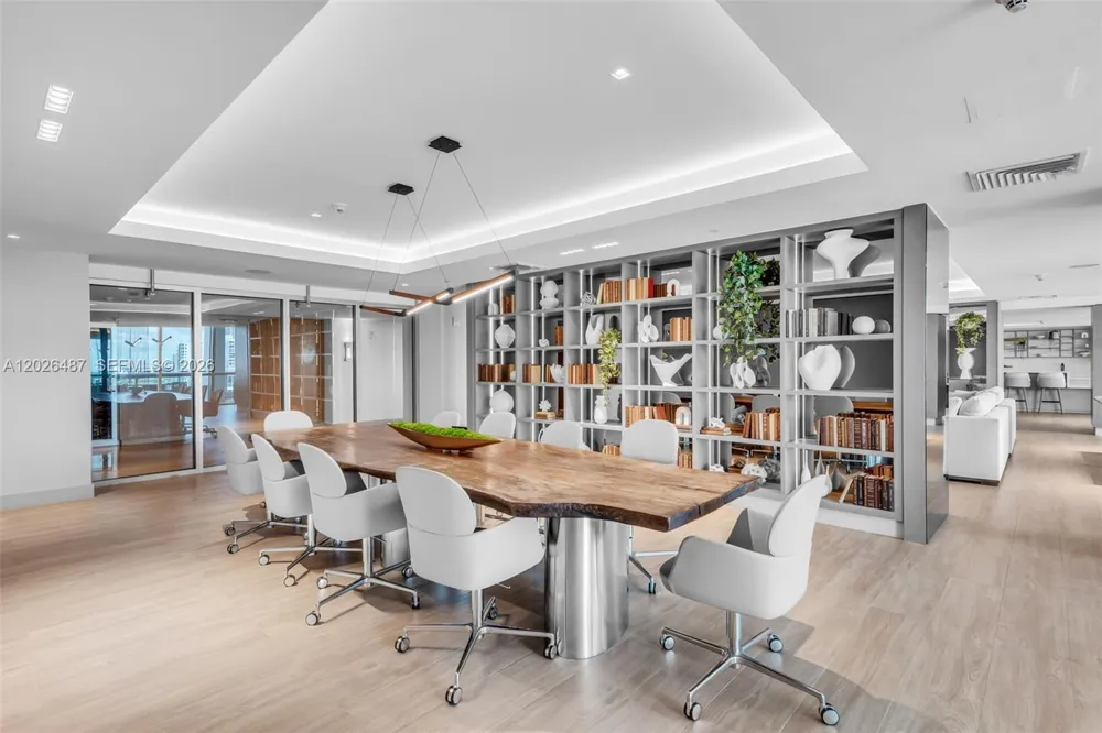 900 Biscayne Blvd #4412 Miami, FL 33132