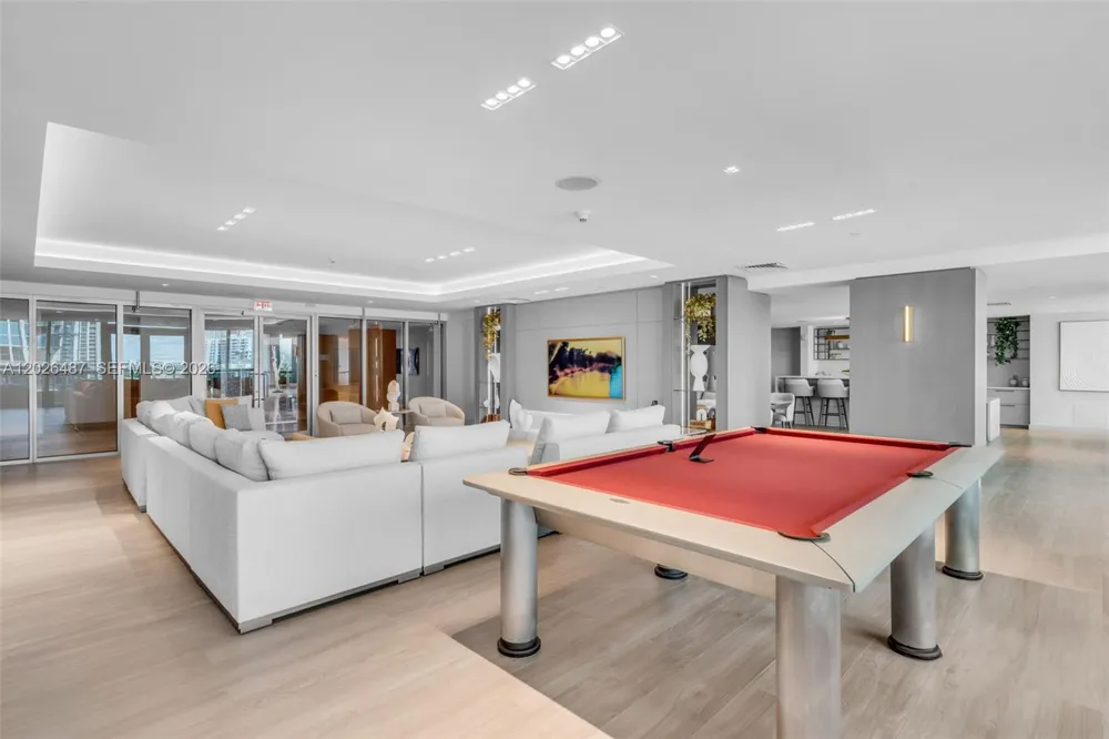 900 Biscayne Blvd #4412 Miami, FL 33132